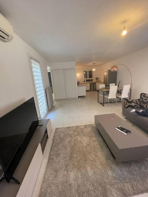Maison 3Chambres ,Climatisee นีมส์ ภายนอก รูปภาพ